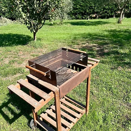 En Pierres Et Briques Pres Du Canal Du Midi